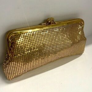 Whiting and Davis Gold Mesh Double Kisslock Double Compartment Clutch Wallet